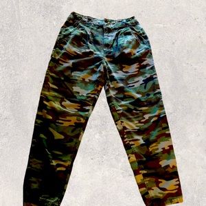 Junior’s Women’s FOREVER 21 Camo Pants Button Zipper Sz Sm-0